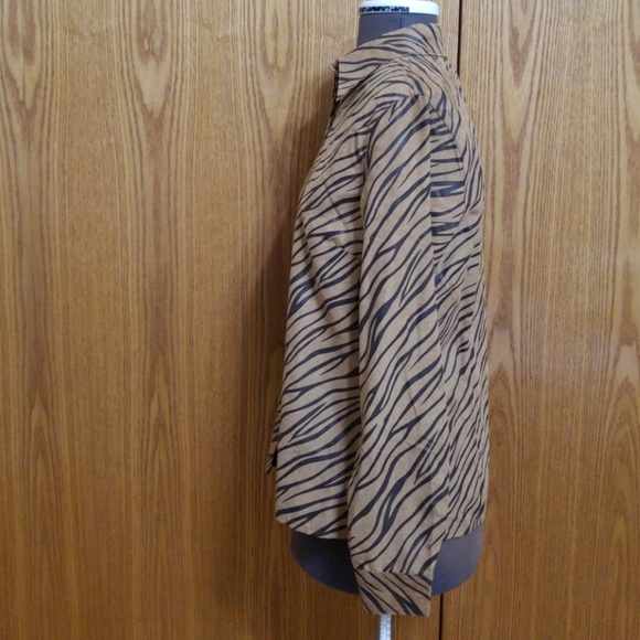 NWT Washable Suede Animal print top (Ladies Small) - Picture 4 of 12